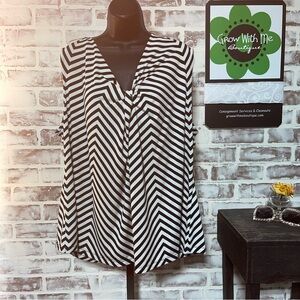 Alfani Black and White Asymmetrical knotted Sleeveless Blouse